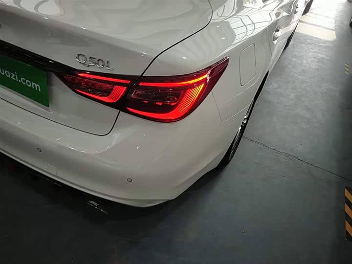 Фото 8 - Infiniti Q50L