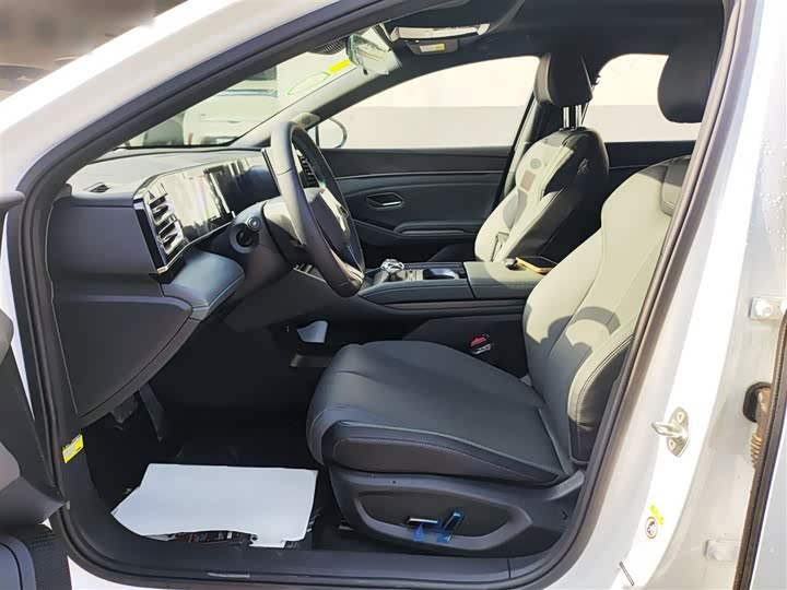 Фото 15 - BYD Qin L