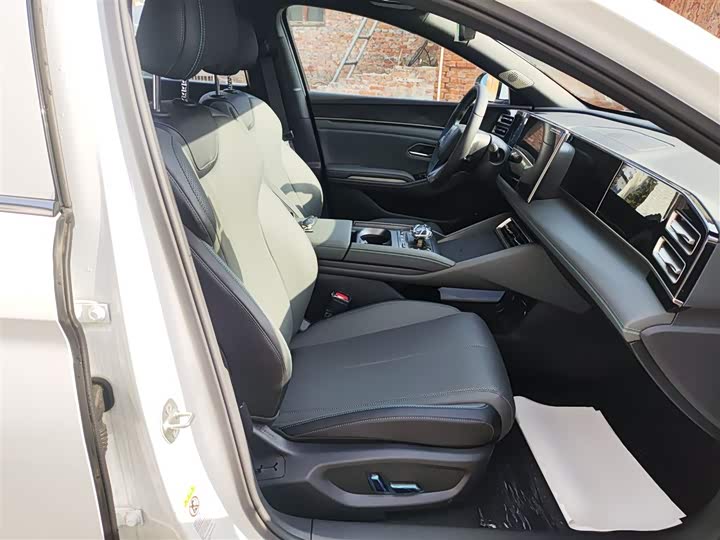 Фото 25 - BYD Qin L