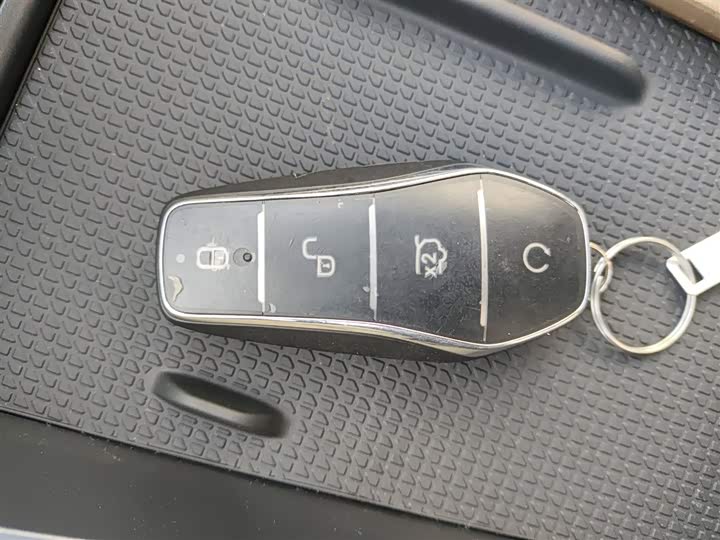 Фото 9 - BYD Qin L