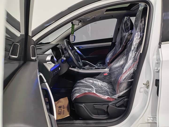 Фото 11 - Geely Coolray