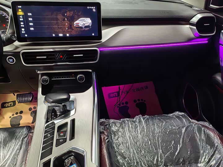 Фото 15 - Geely Coolray