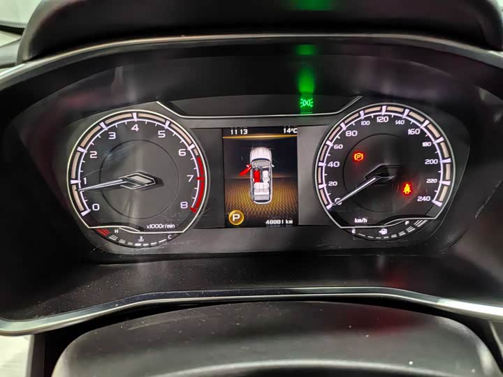 Фото 16 - Geely Coolray