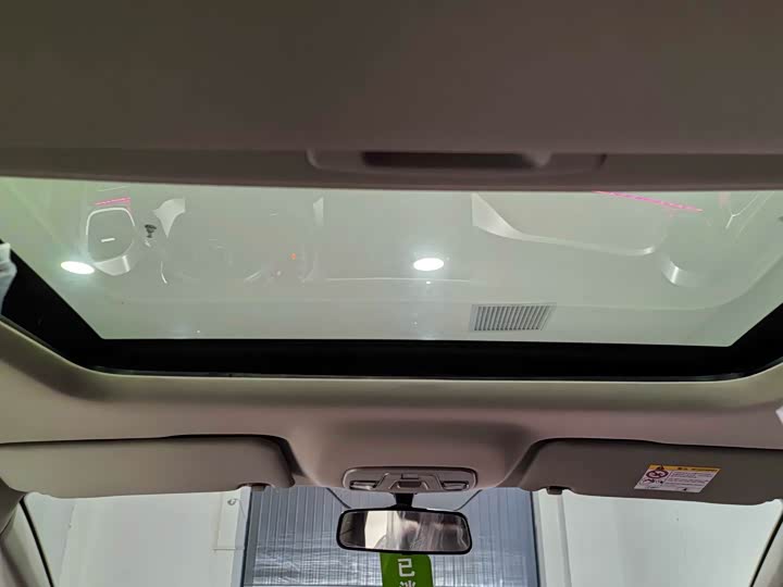 Фото 18 - Geely Coolray