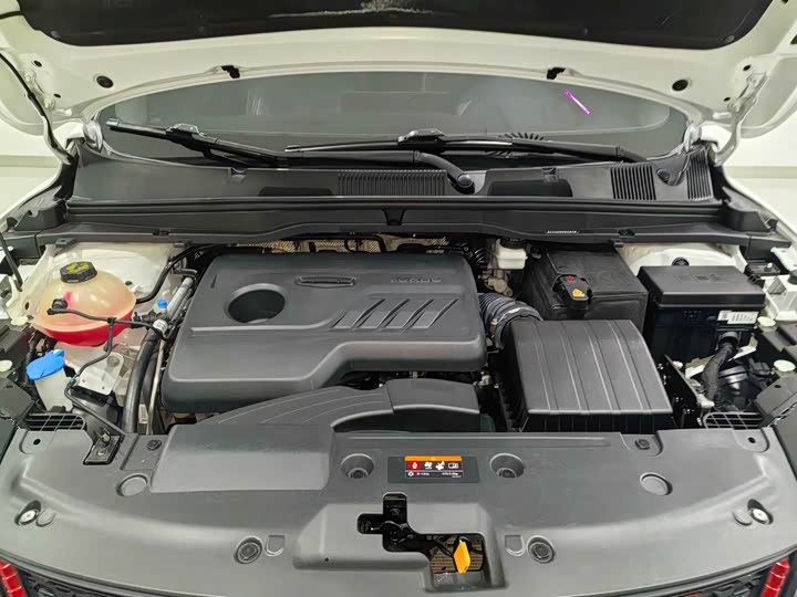 Фото 22 - Geely Coolray