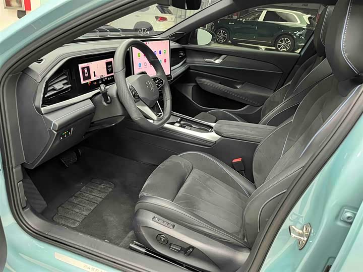 Фото 12 - Volkswagen Passat