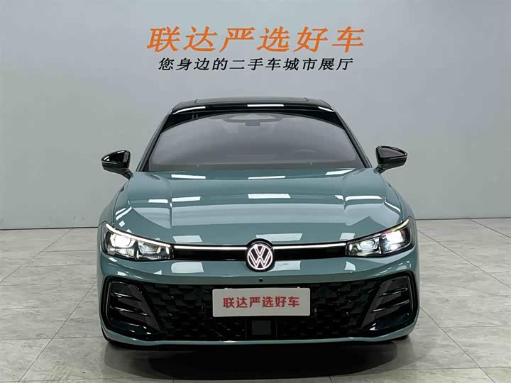 Фото 23 - Volkswagen Passat