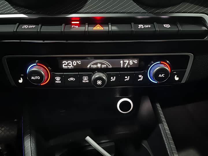 Фото 13 - Audi Q2L