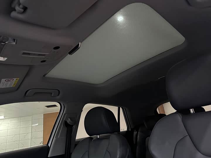 Фото 14 - Audi Q2L