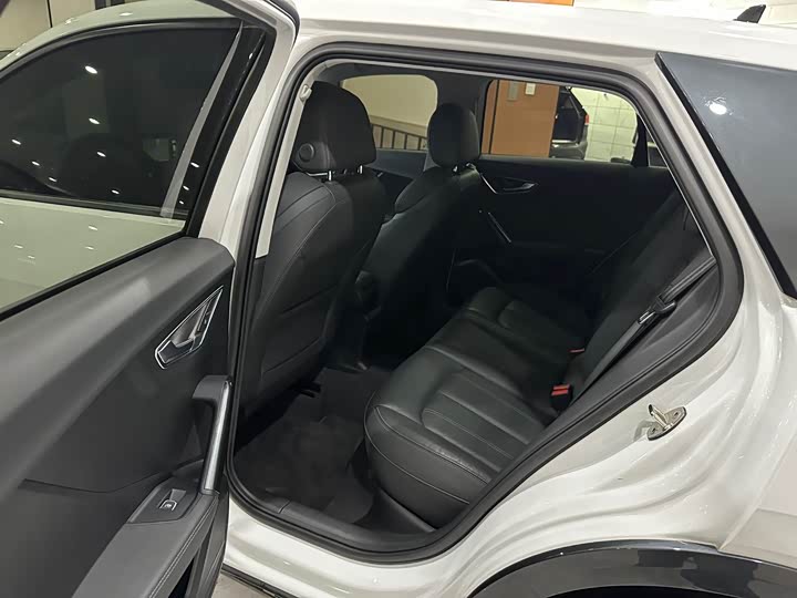 Фото 15 - Audi Q2L