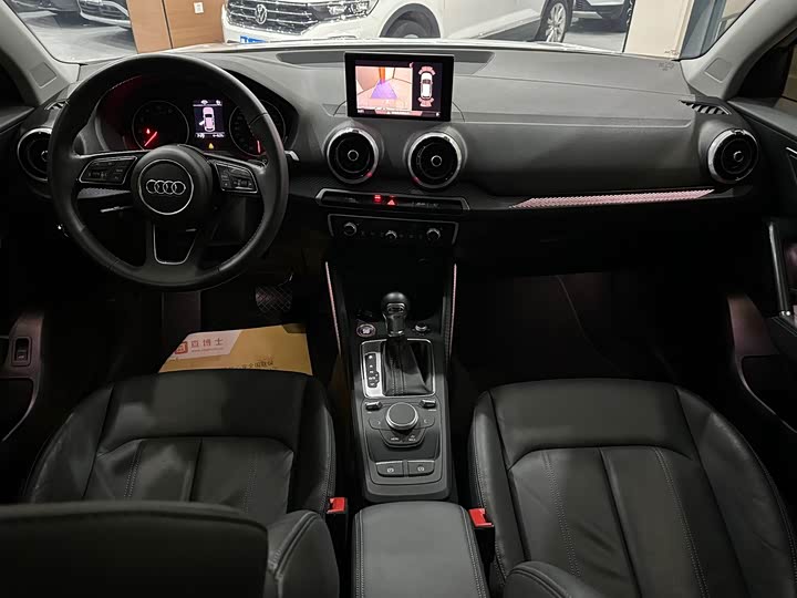 Фото 16 - Audi Q2L