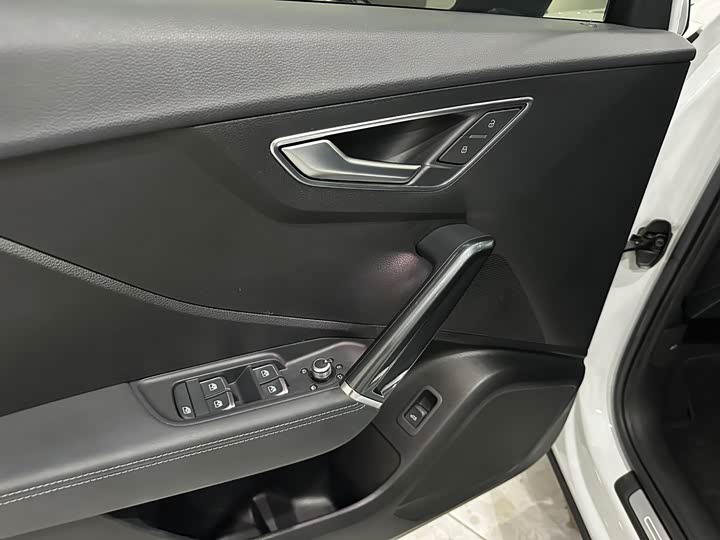 Фото 8 - Audi Q2L