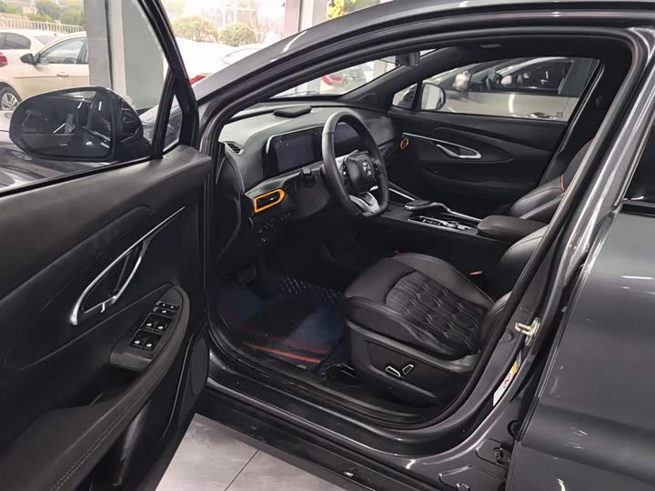 Фото 16 - Changan UNI-T