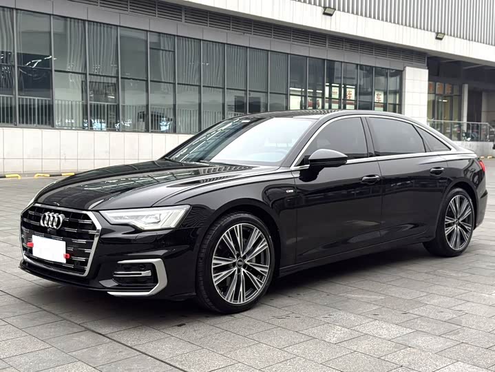 Фото 1 - Audi A6L