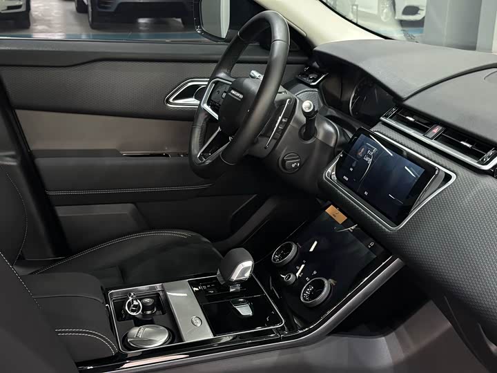 Фото 18 - Land Rover Range Rover Velar