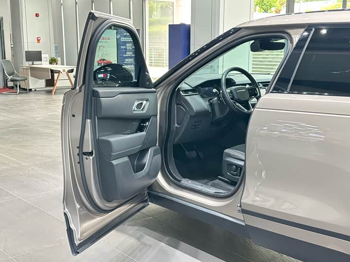 Фото 32 - Land Rover Range Rover Velar