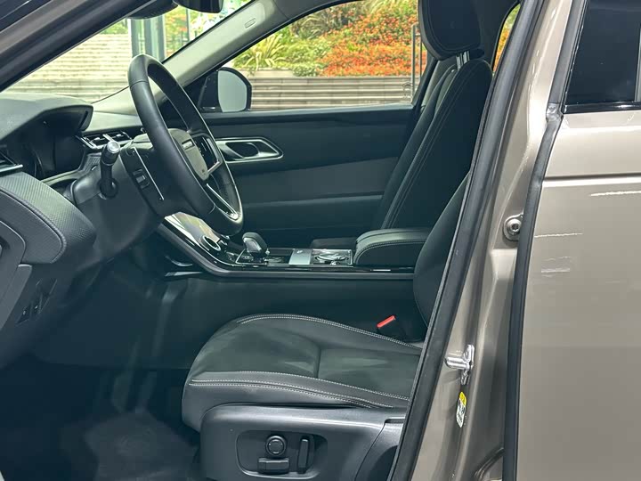 Фото 36 - Land Rover Range Rover Velar