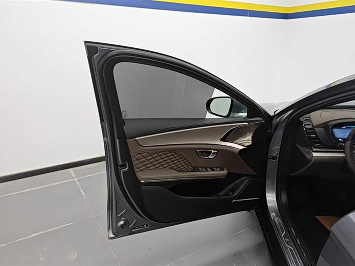 Фото 7 - BYD Han