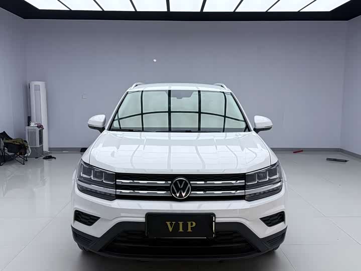 Фото 2 - Volkswagen Tharu