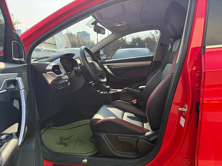 Фото 7 - Geely Coolray