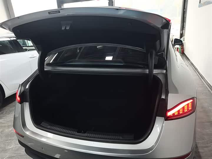 Фото 19 - Roewe D7