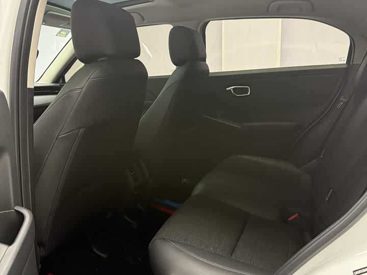 Фото 16 - Honda Vezel