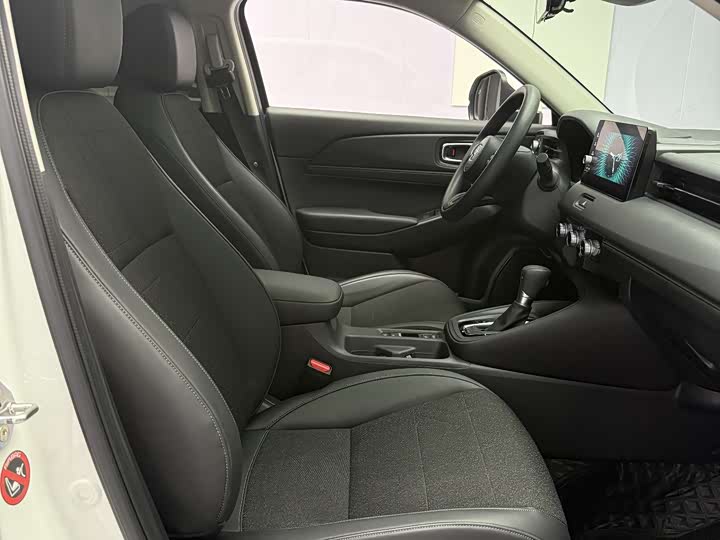 Фото 17 - Honda Vezel