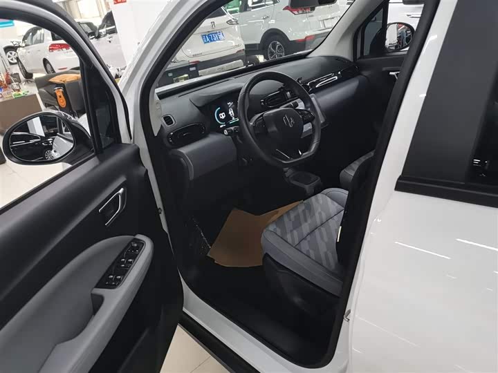 Фото 14 - Leapmotor T03