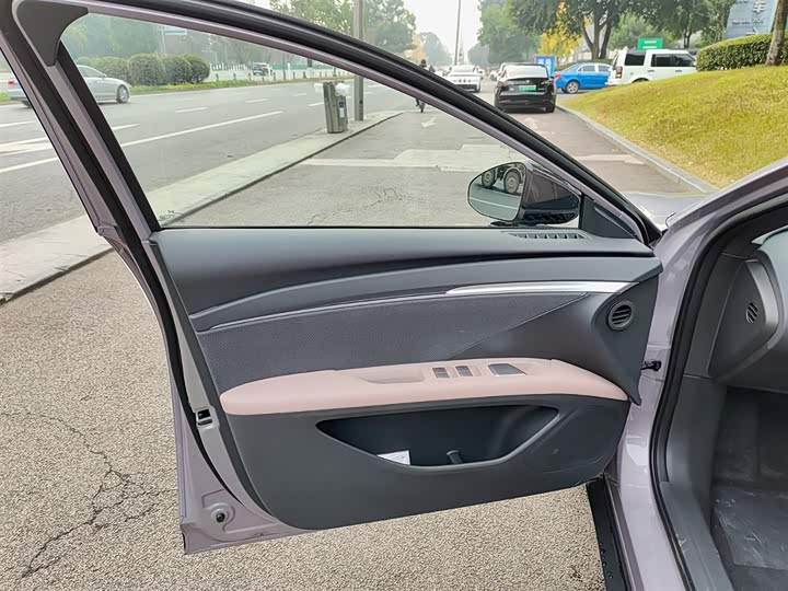 Фото 6 - XPeng Mona M03