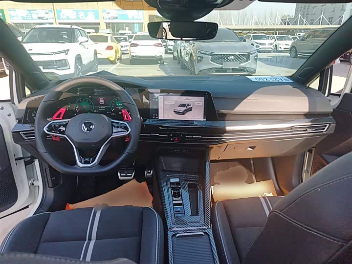 Фото 10 - Volkswagen Golf