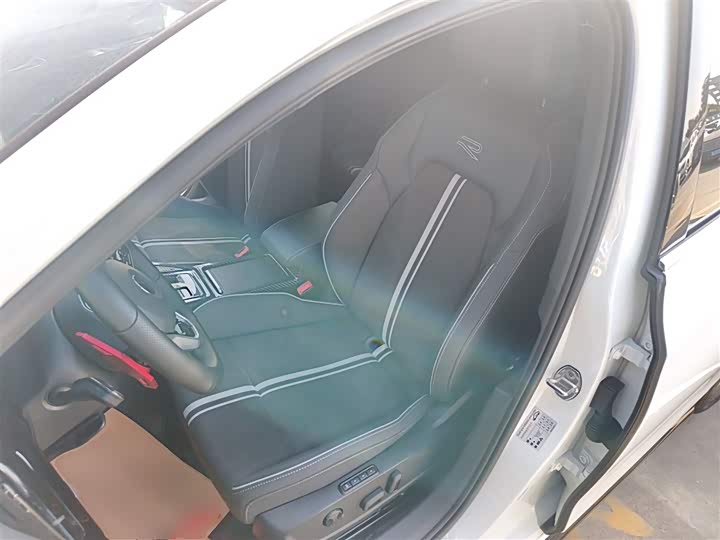 Фото 15 - Volkswagen Golf