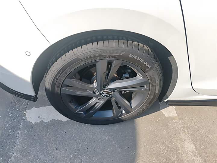 Фото 26 - Volkswagen Golf