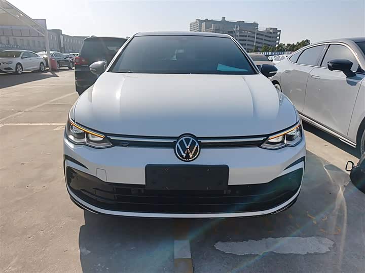 Фото 3 - Volkswagen Golf