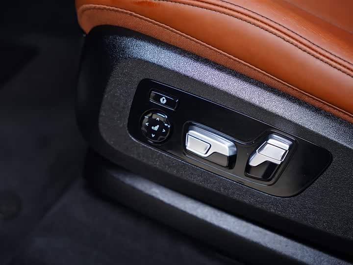 Фото 31 - BMW X7