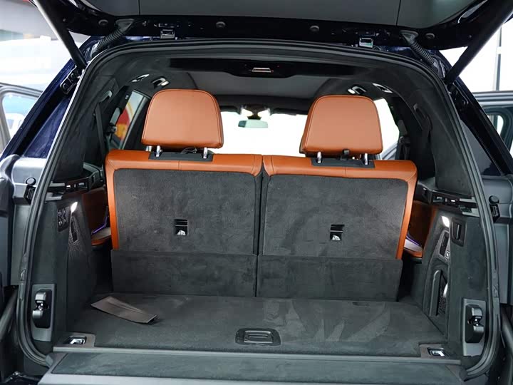 Фото 38 - BMW X7