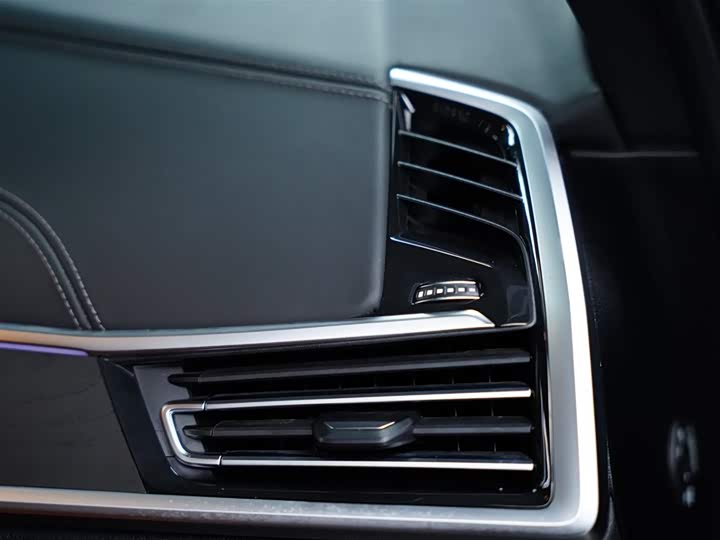 Фото 47 - BMW X7