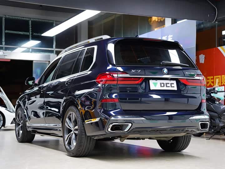 Фото 60 - BMW X7
