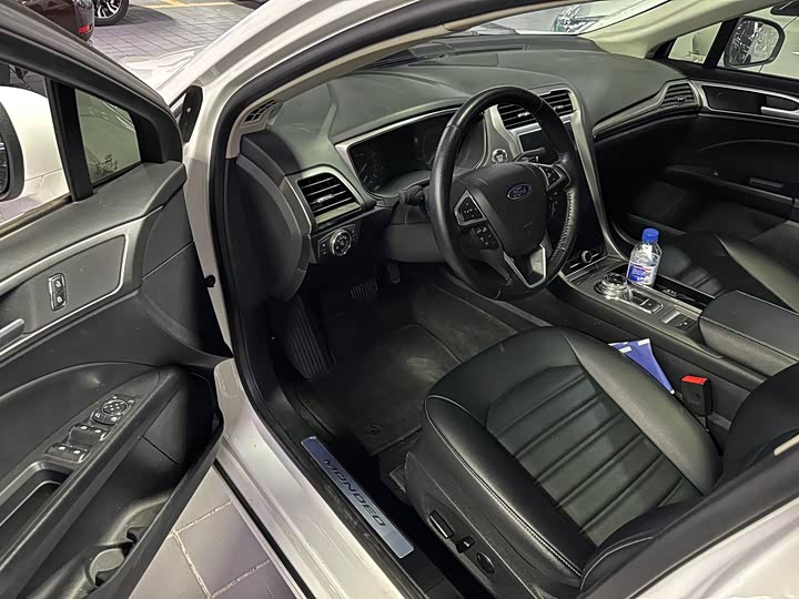 Фото 4 - Ford Mondeo