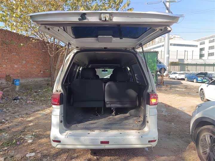 Фото 19 - Dongfeng Forthing Lingzhi M5 EV