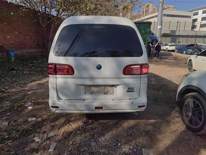 Фото 6 - Dongfeng Forthing Lingzhi M5 EV