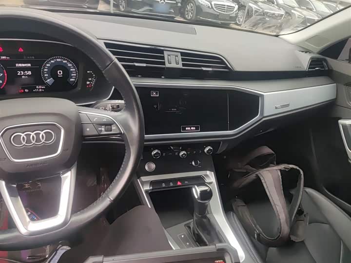 Фото 10 - Audi Q3