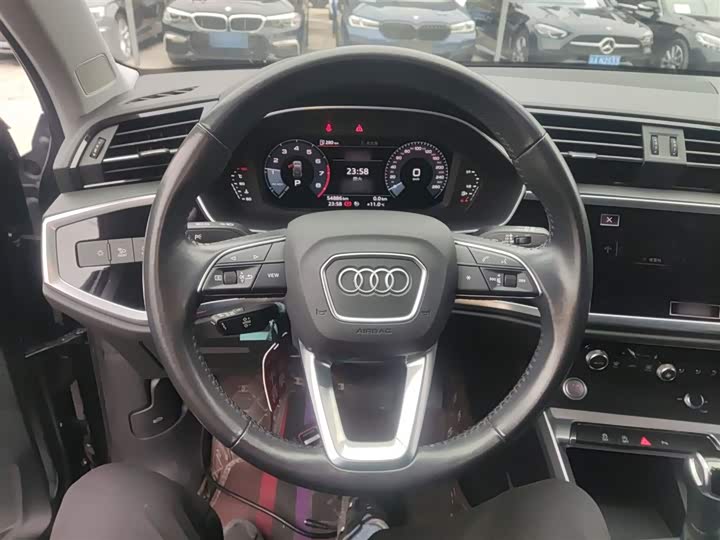 Фото 11 - Audi Q3