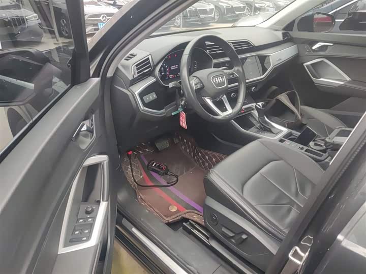 Фото 16 - Audi Q3