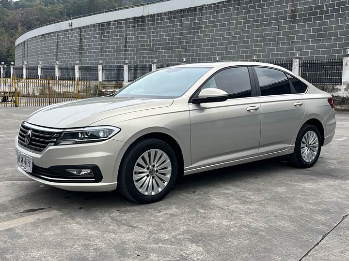 Фото 1 - Volkswagen Lavida