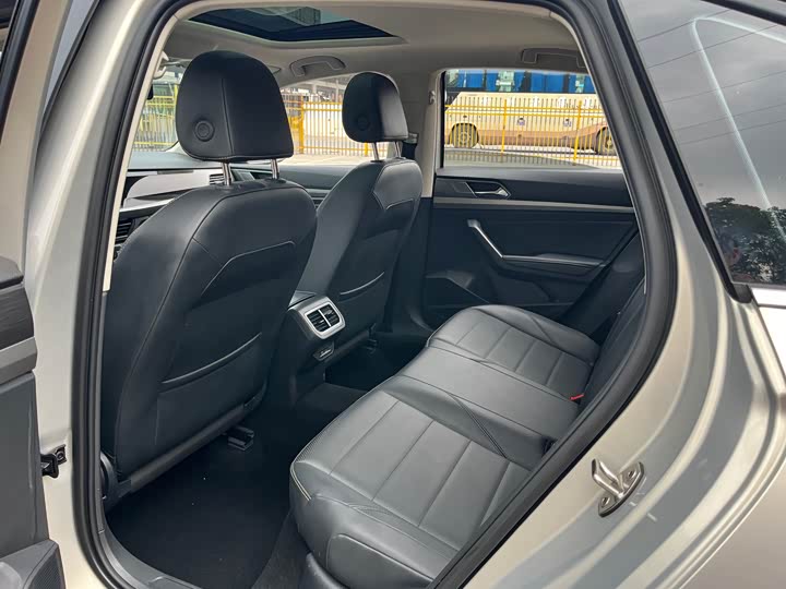 Фото 11 - Volkswagen Lavida