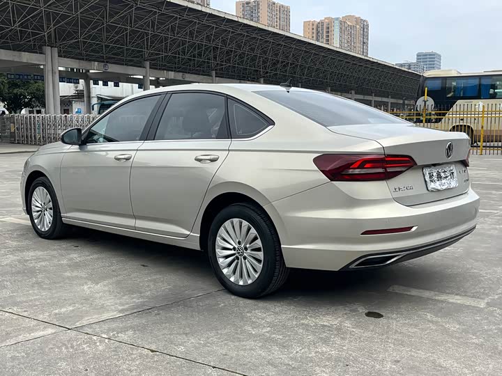 Фото 5 - Volkswagen Lavida