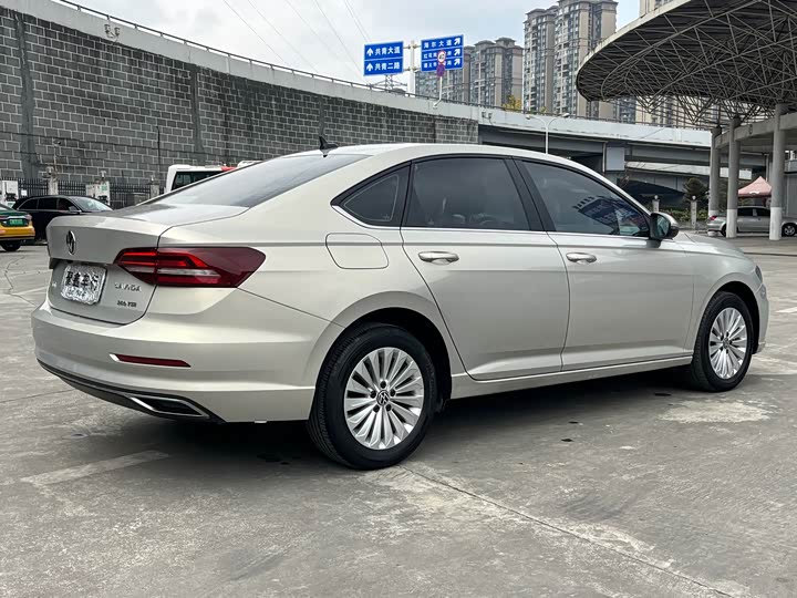 Фото 6 - Volkswagen Lavida