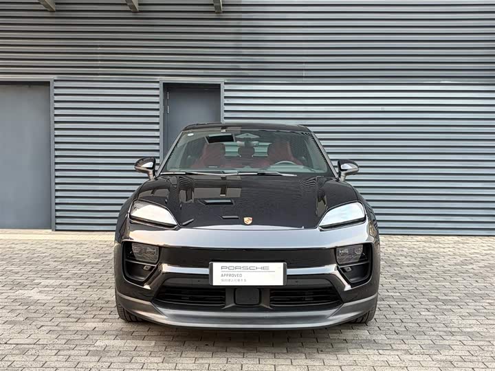 Фото 12 - Porsche Macan EV