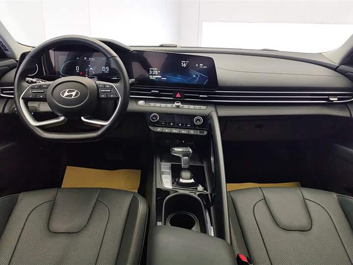 Фото 12 - Hyundai Elantra N line