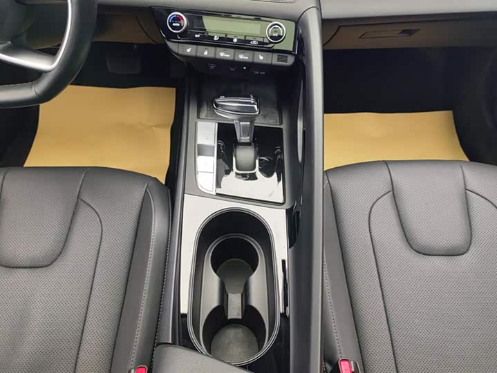 Фото 16 - Hyundai Elantra N line